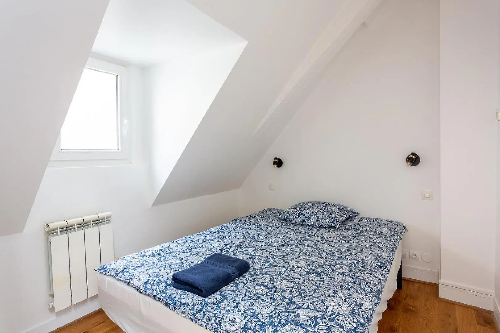 Apartment Romantic Loft In The Center Of Le Marais, Min 31 Nights From March *