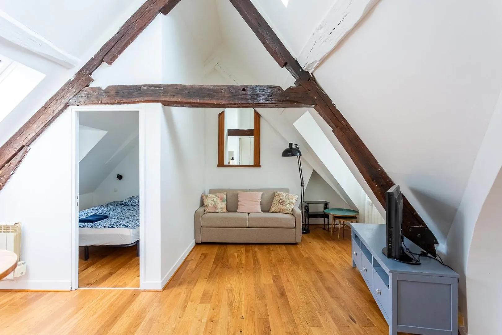 Apartment Romantic Loft In The Center Of Le Marais, Min 31 Nights From March Paris